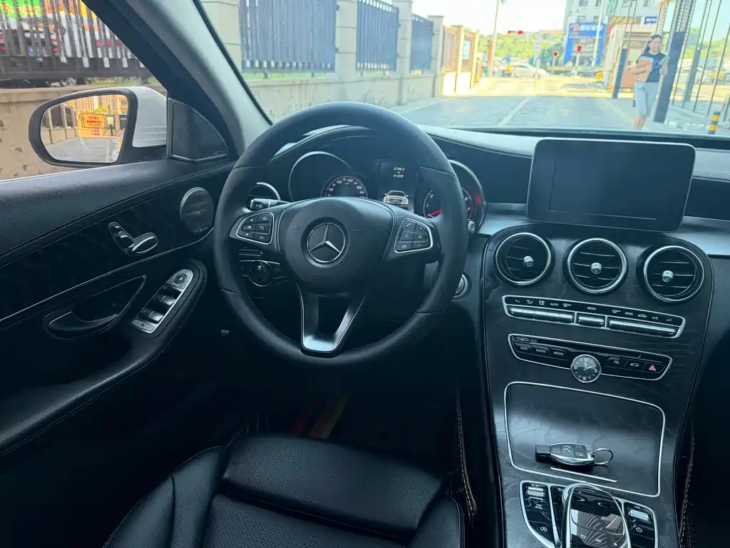 Mercedes-Benz C-Class — миниатюра 6