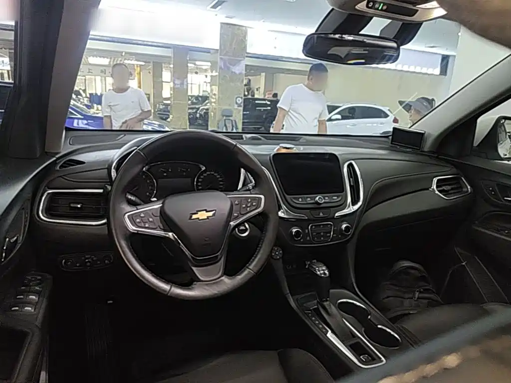Chevrolet Equinox — миниатюра 10