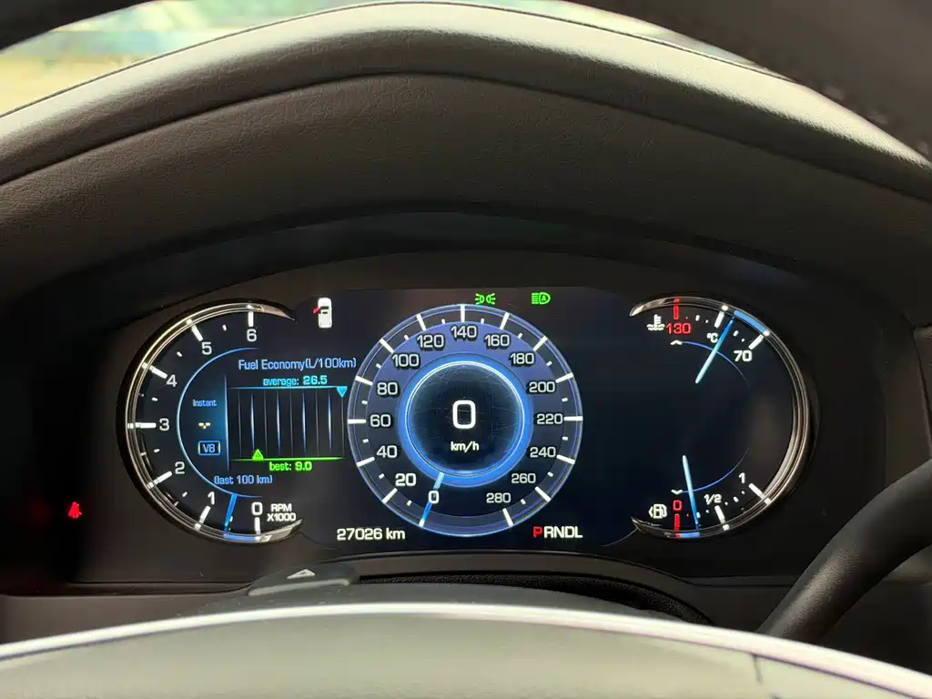 Cadillac Escalade — миниатюра 11