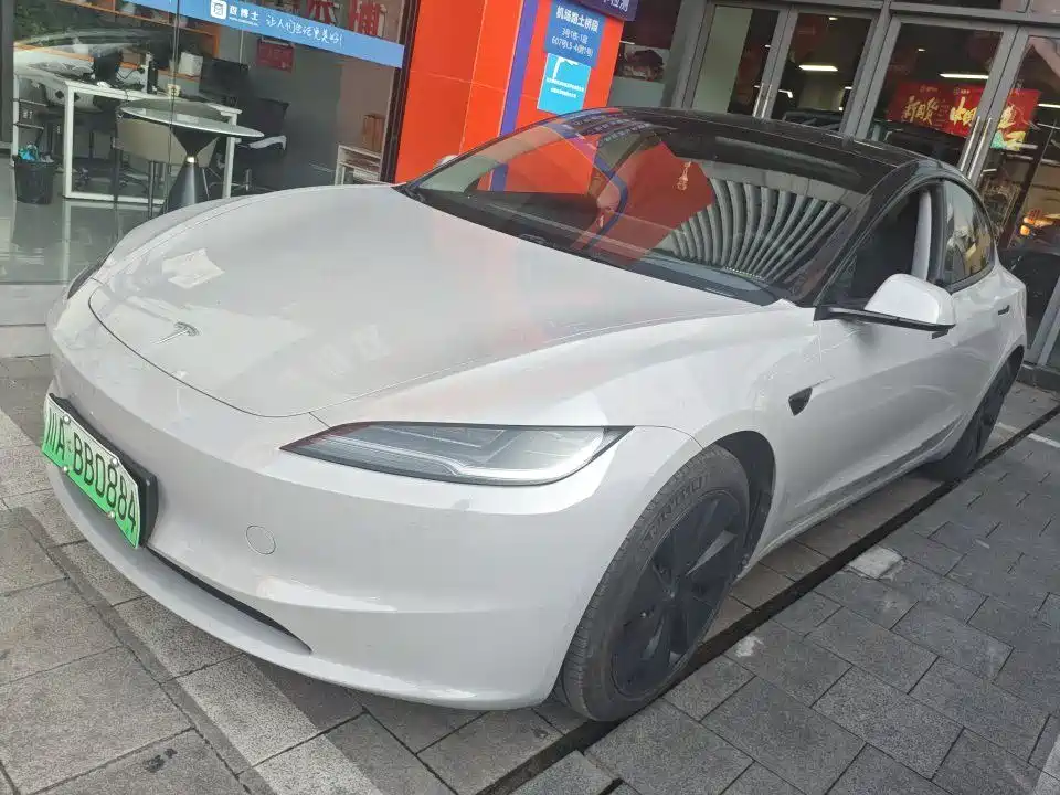 Tesla Model 3 — фотографии объявления, Фото 2