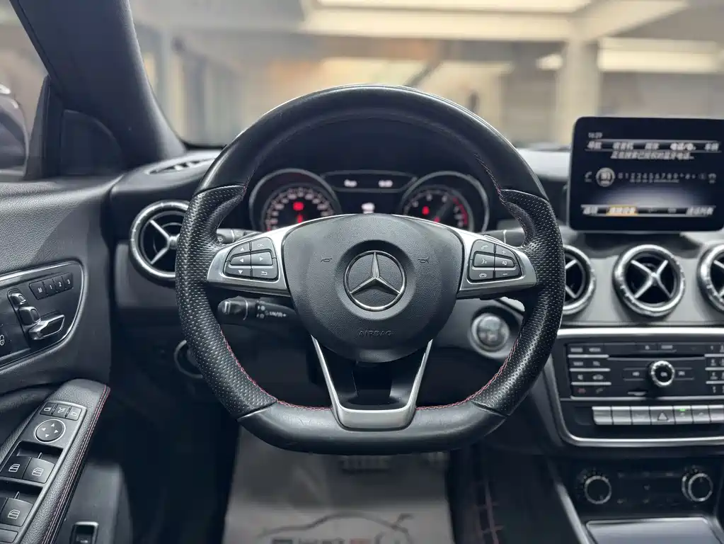 Mercedes-Benz CLA (Import) — миниатюра 11