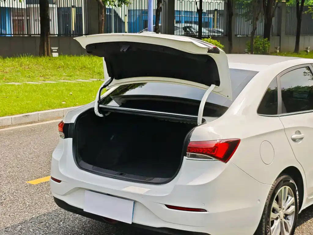 Buick Excelle — миниатюра 13