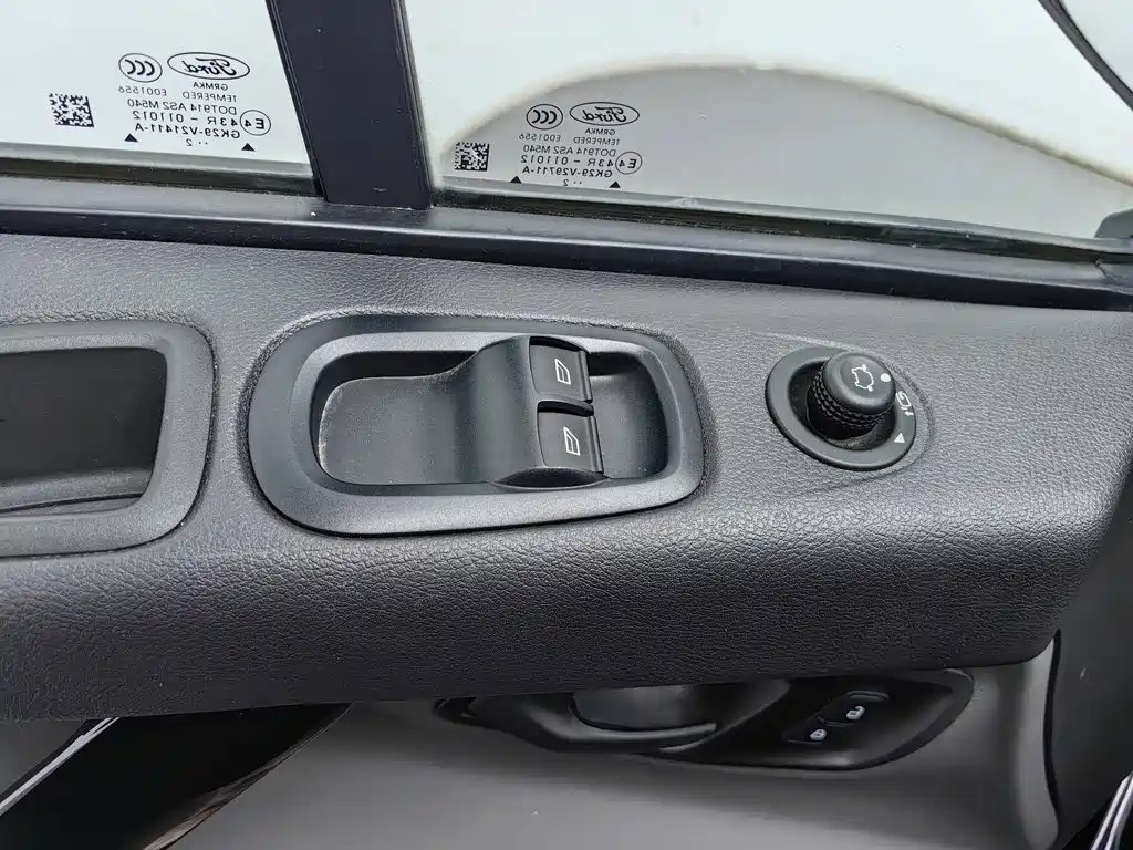 Ford Tourneo — миниатюра 9