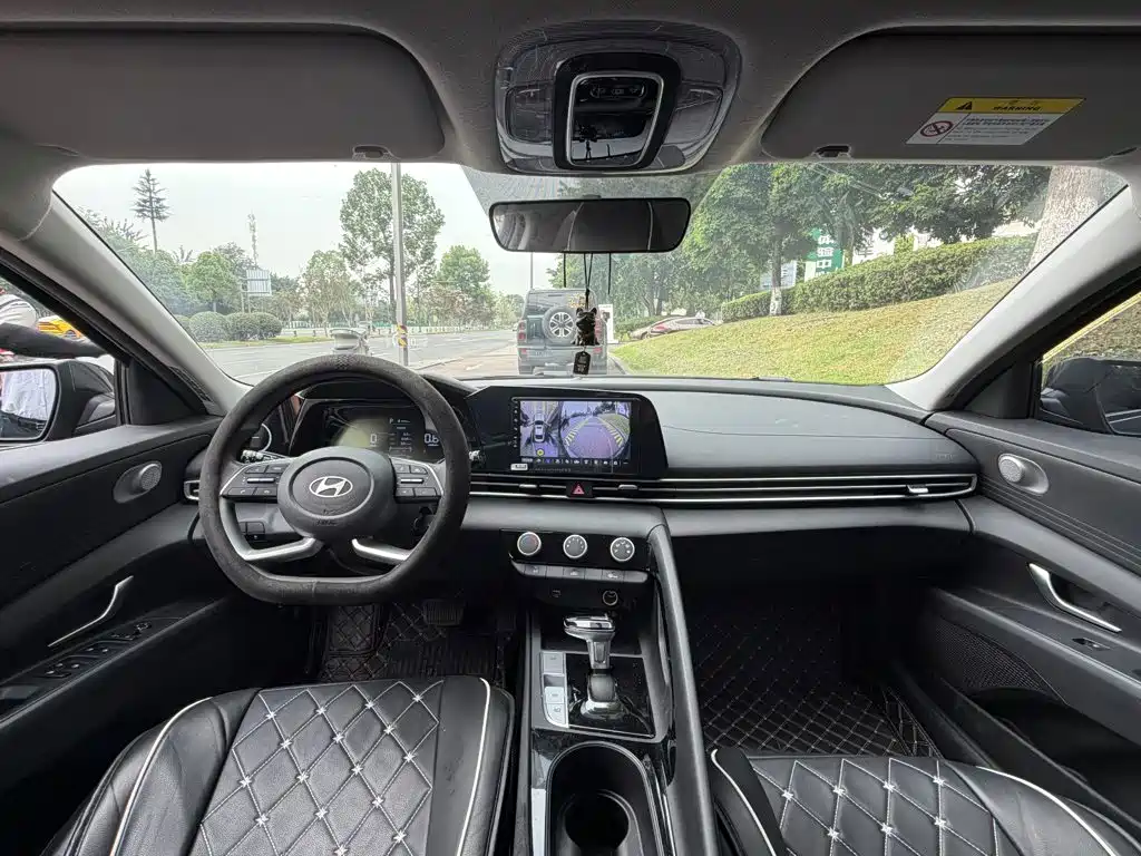Hyundai Elantra — миниатюра 13