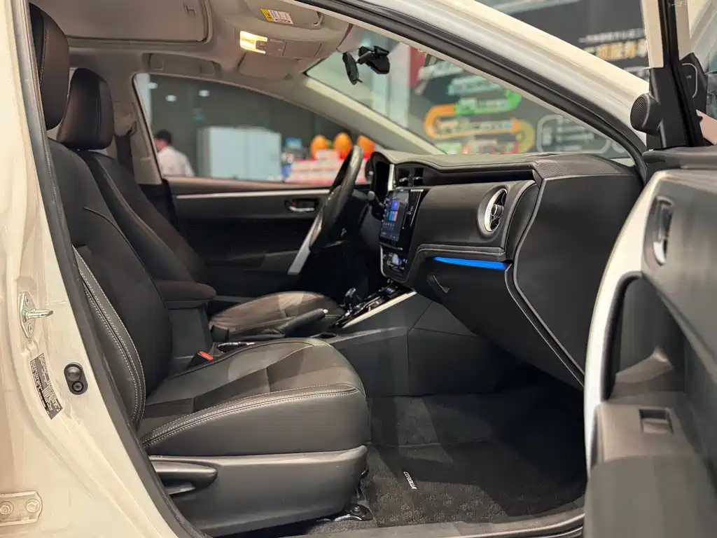 Toyota Corolla Hybrid — миниатюра 17