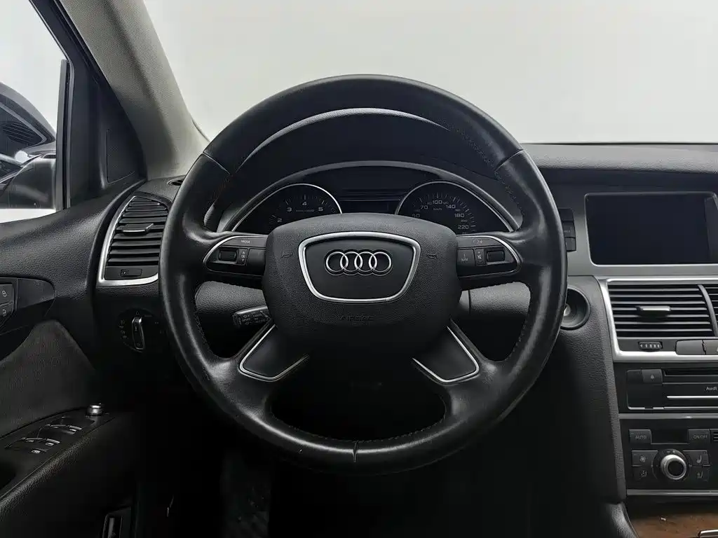 Audi Q7 — миниатюра 11