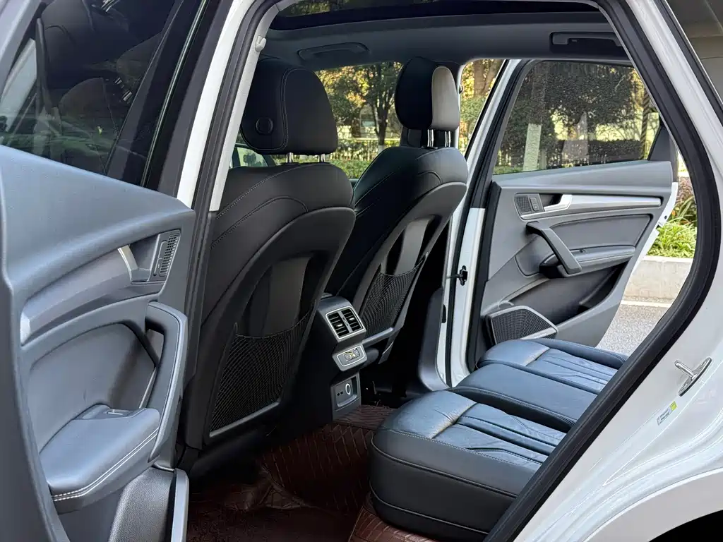 Audi Q5L — миниатюра 15