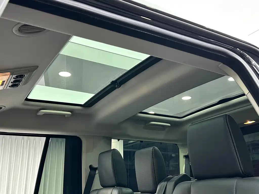 Land Rover Discovery — миниатюра 22
