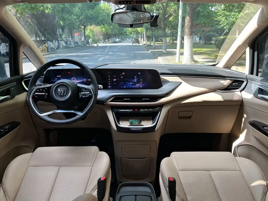 Buick GL8 Hybrid — миниатюра 4