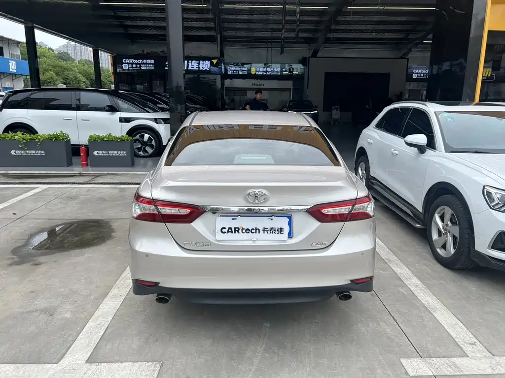 Toyota Camry — миниатюра 8