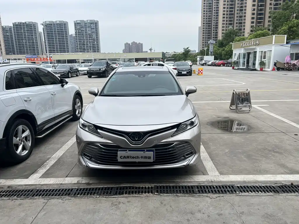 Toyota Camry — миниатюра 2
