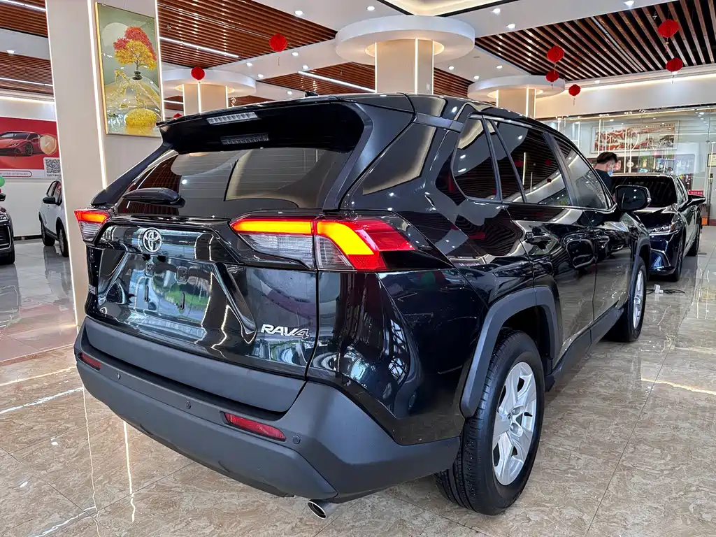 Toyota RAV4 2023 2.0L CVT