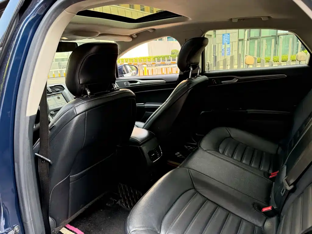 Ford Mondeo — миниатюра 11