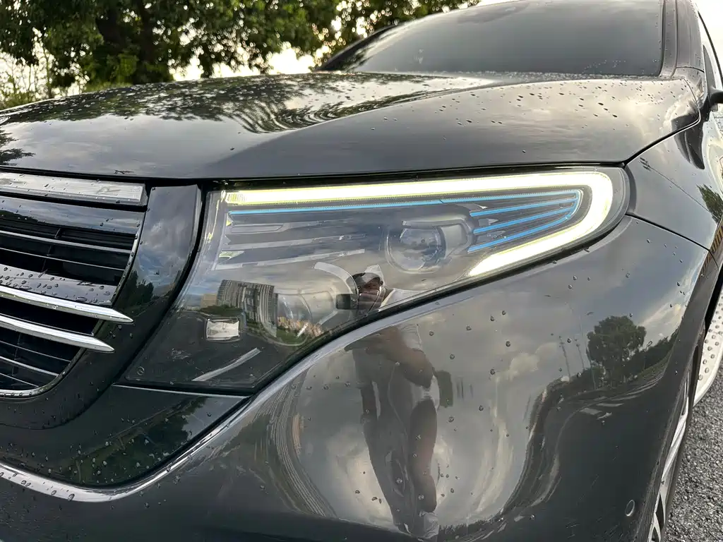 Mercedes-Benz EQC — миниатюра 9