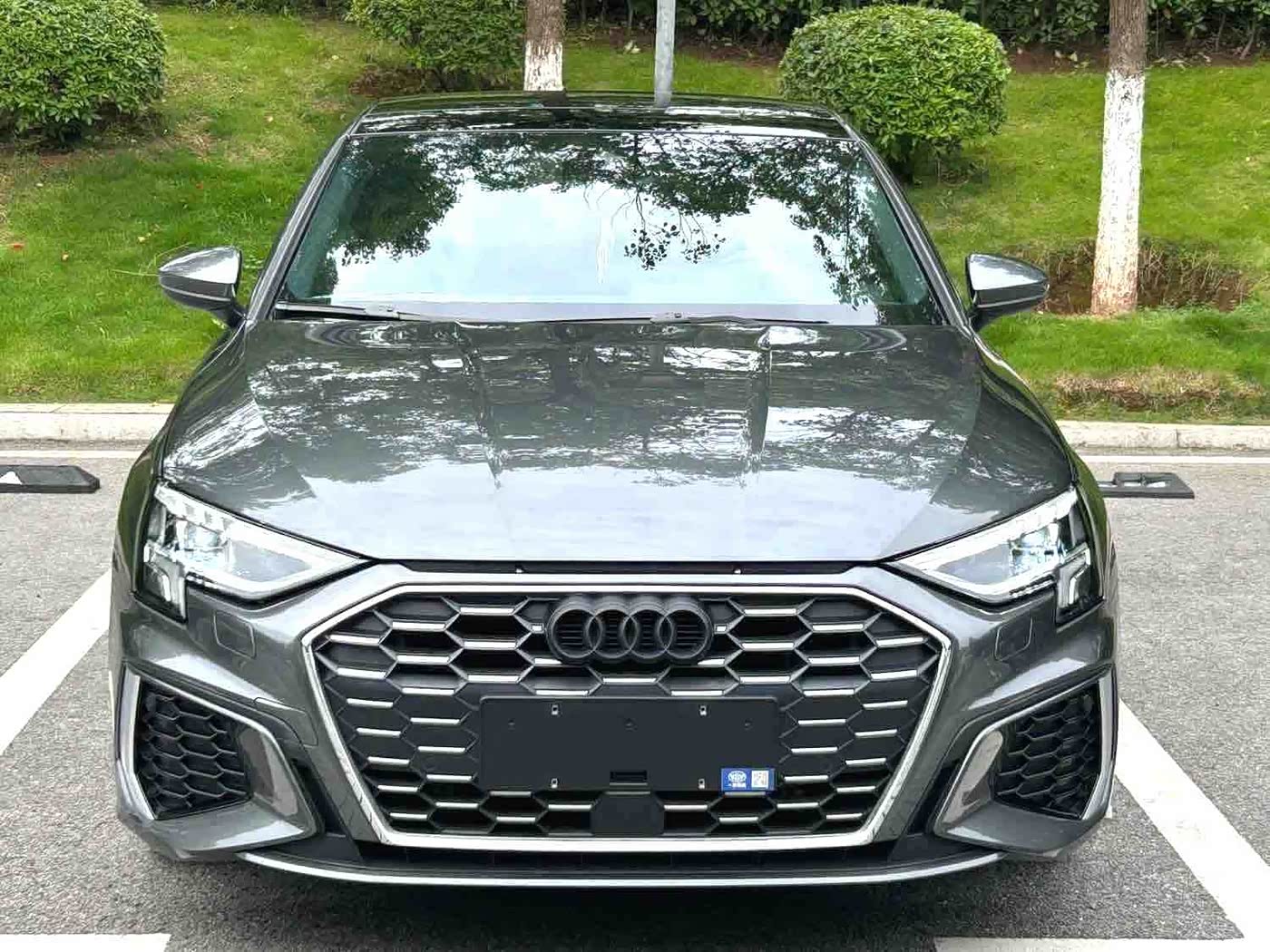 Audi A3 1.4 л 2023 г. Серебристо-серый, пробег 24000 км