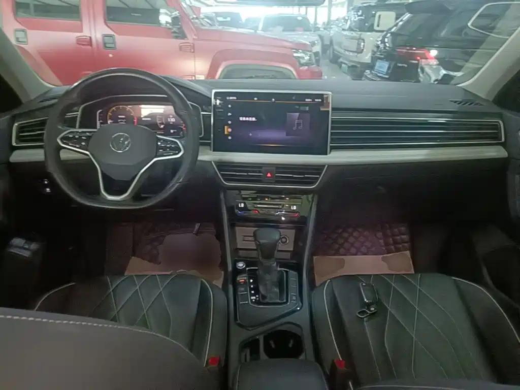 Volkswagen Tiguan L L 2022 330TSI AT Smart
