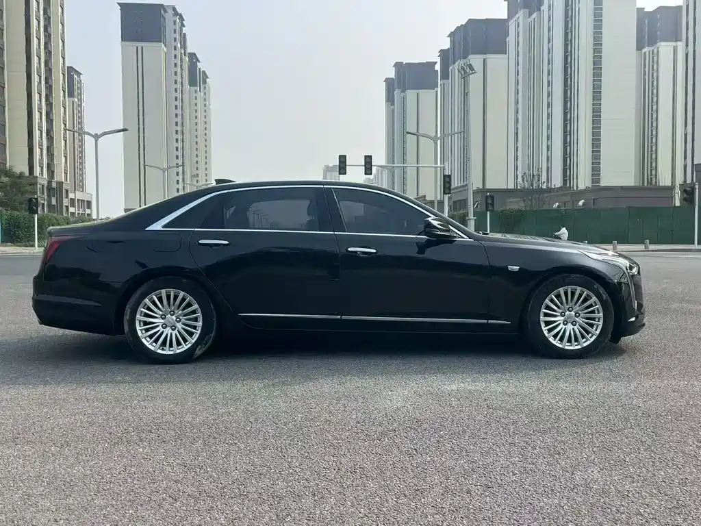 CADILLAC CT6