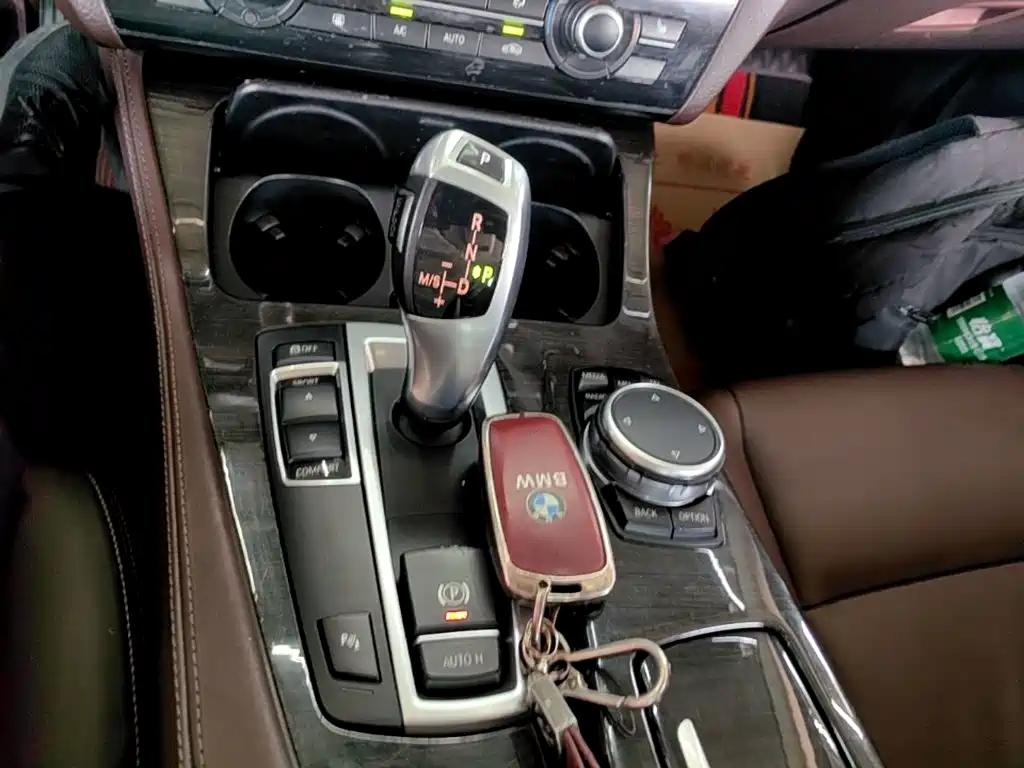 BMW 5 Series — миниатюра 14