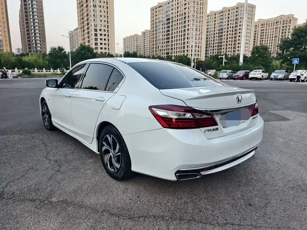 Honda Accord — миниатюра 6