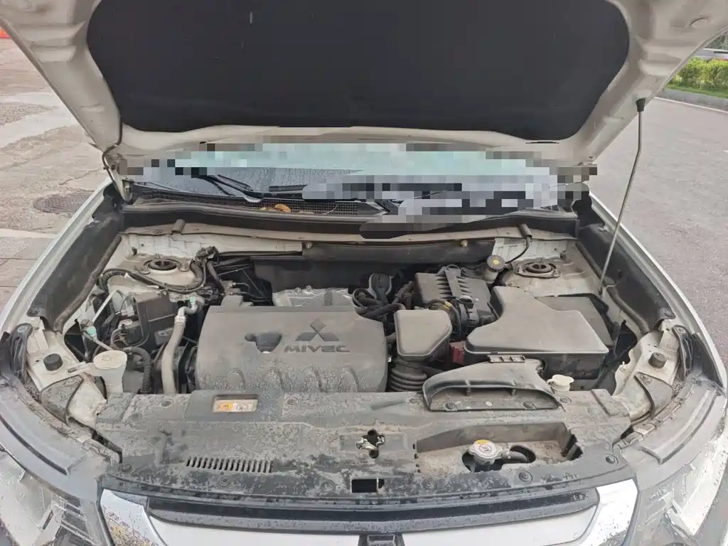 Mitsubishi Outlander — миниатюра 16