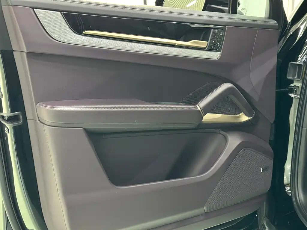 PORSCHE CAYENNE NEW ENERGY