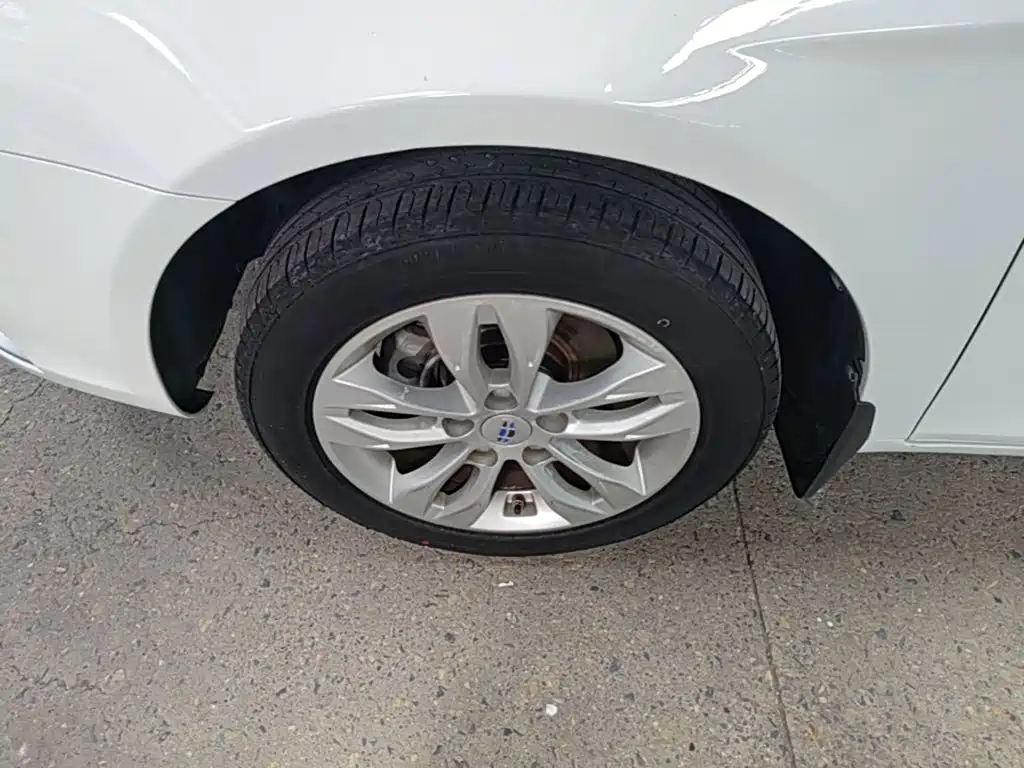 Geely Emgrand — миниатюра 23