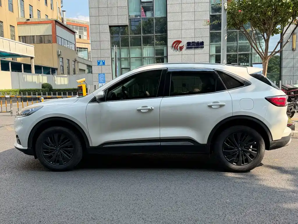 Ford Escape — миниатюра 3