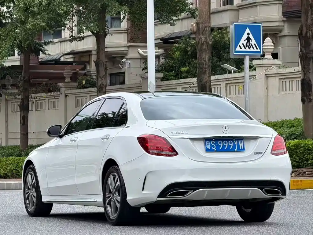 Mercedes-Benz C-Class — миниатюра 7