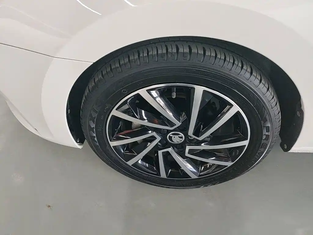 Skoda Rapid — миниатюра 23