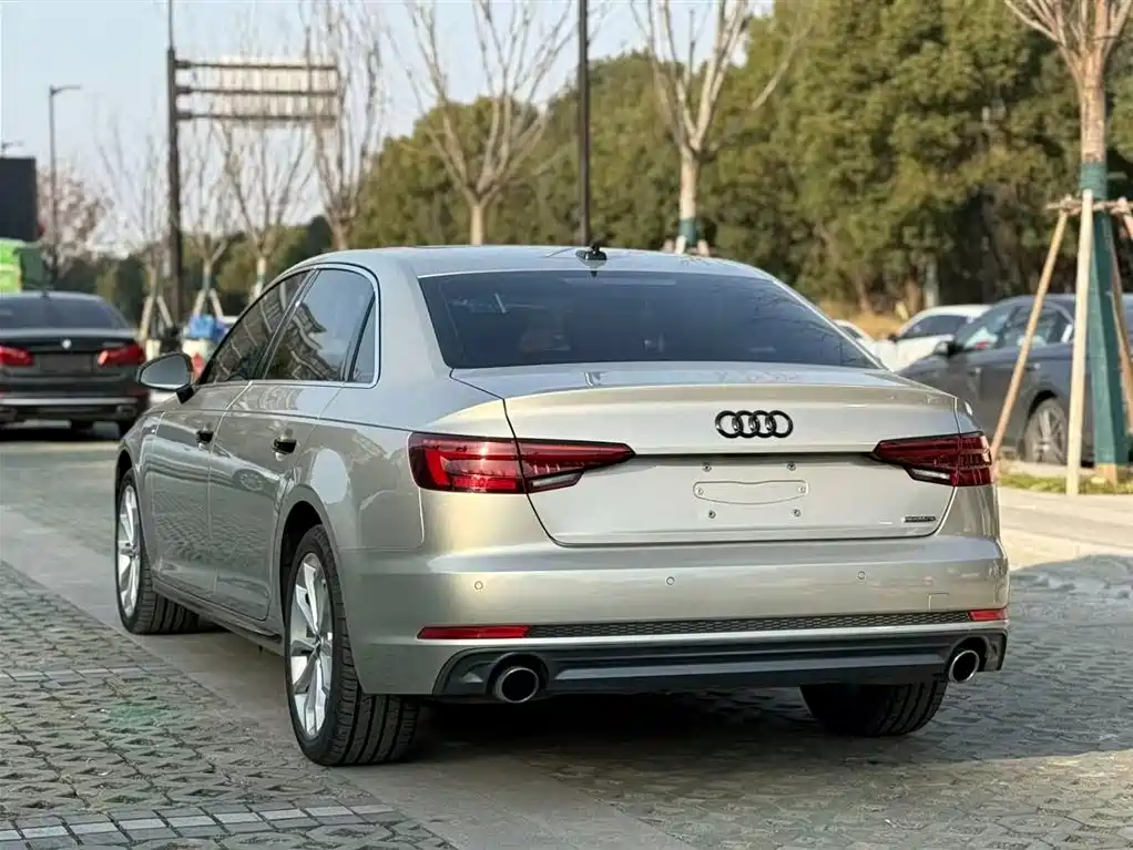 AUDI A4L