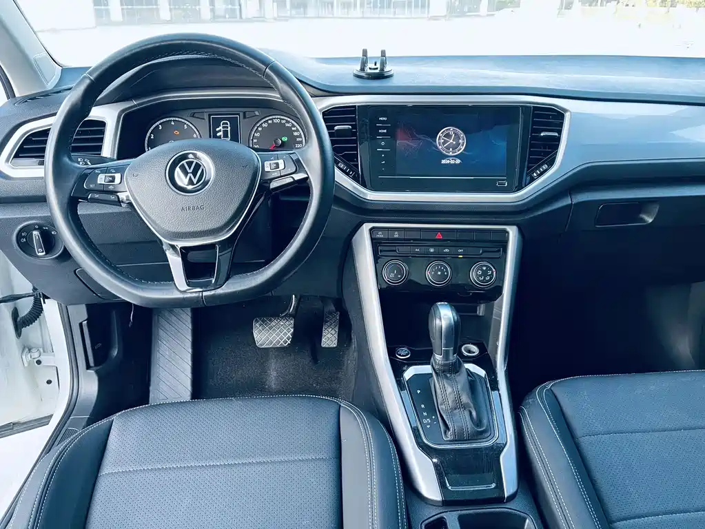 Volkswagen T-Roc — миниатюра 8