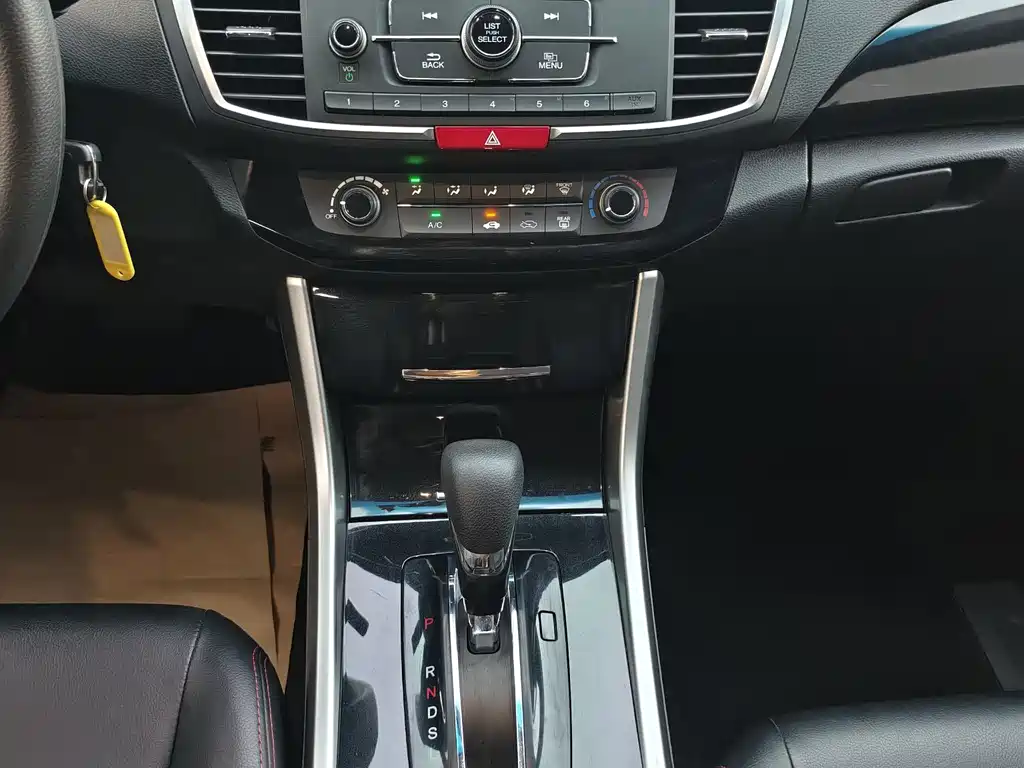 Honda Accord — миниатюра 8