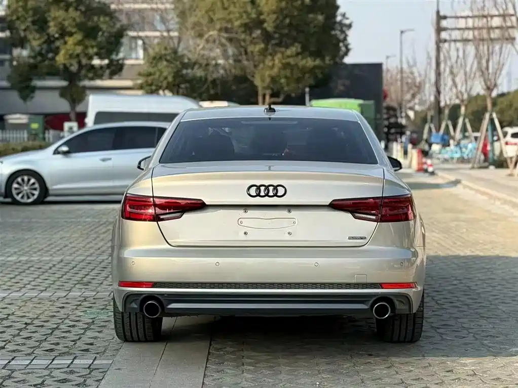 AUDI A4L
