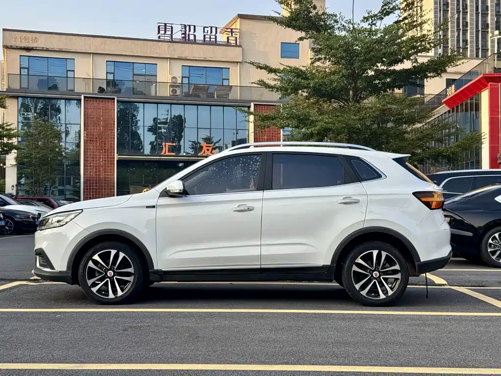 Roewe RX3 — миниатюра 9