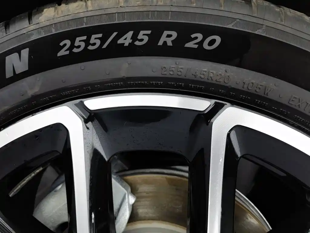 Заказать XPeng 小鹏G7 2026 года за 5 079 706 ₽  из Китая