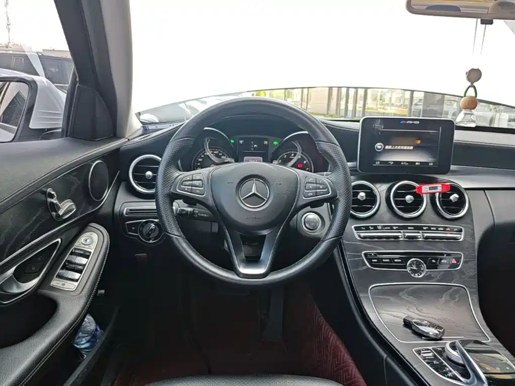 Mercedes-Benz C-Class — миниатюра 11