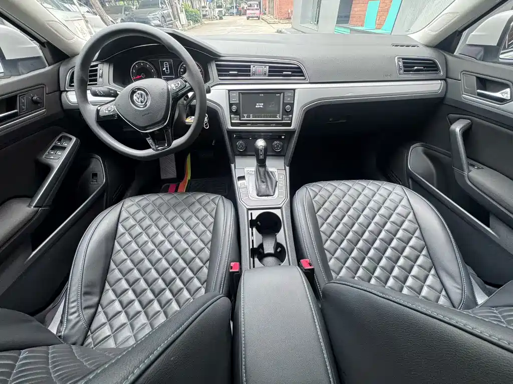 Volkswagen Lamando 2019 230TSI DSG VI