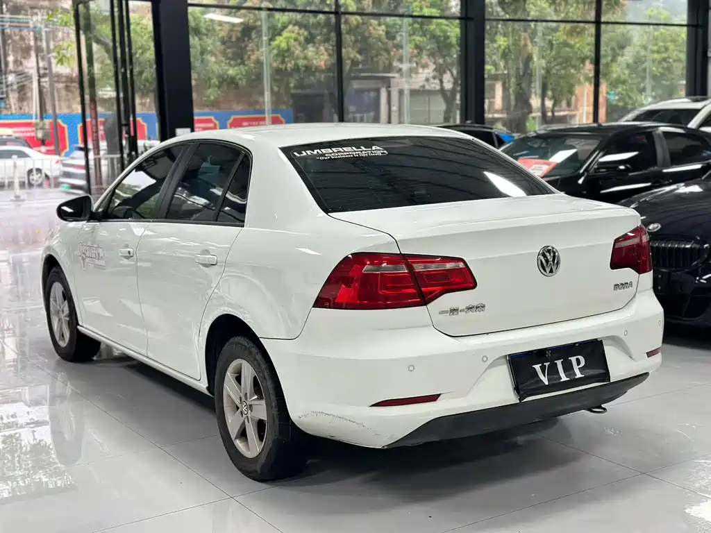 Volkswagen Bora 2013 1.6L AT Fashion