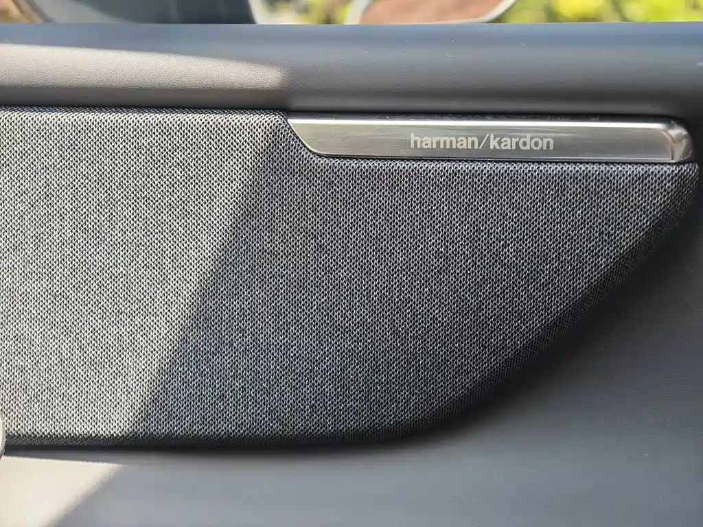 Volvo XC70 PHEV — миниатюра 16