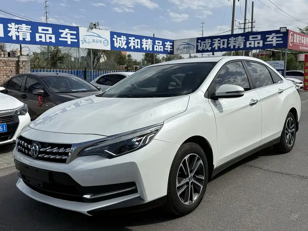 Купить Venucia D60