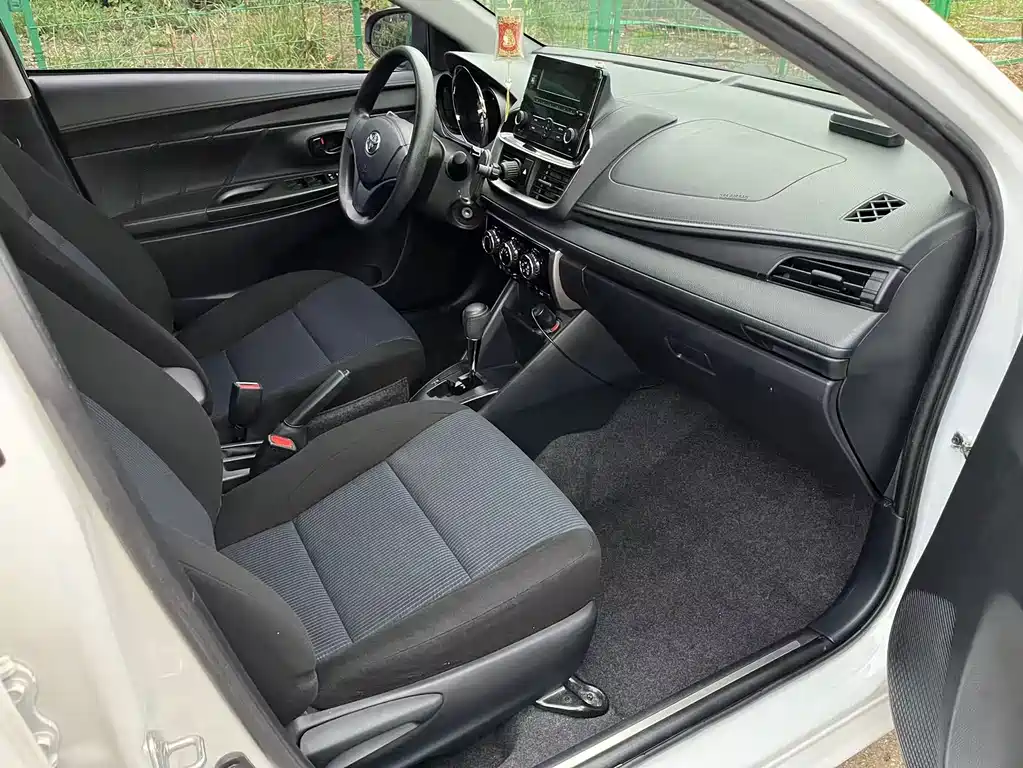 Toyota Yaris L — миниатюра 11