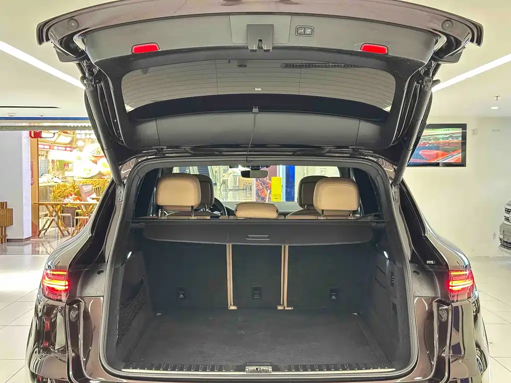 Porsche Cayenne — миниатюра 8