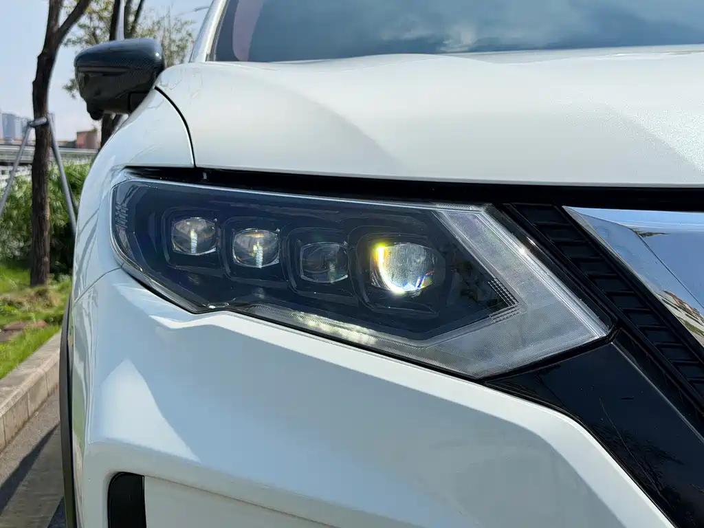 Nissan X-Trail — миниатюра 4