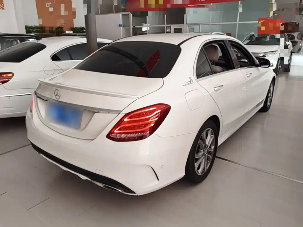 Mercedes-Benz C-Class — миниатюра 7