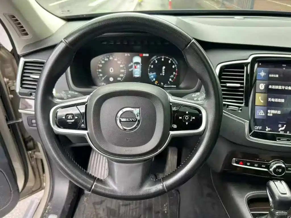 Volvo XC90 2015 T6 7 мест