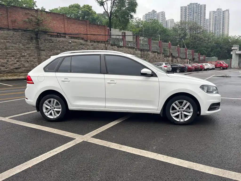 Volkswagen Santana — миниатюра 13