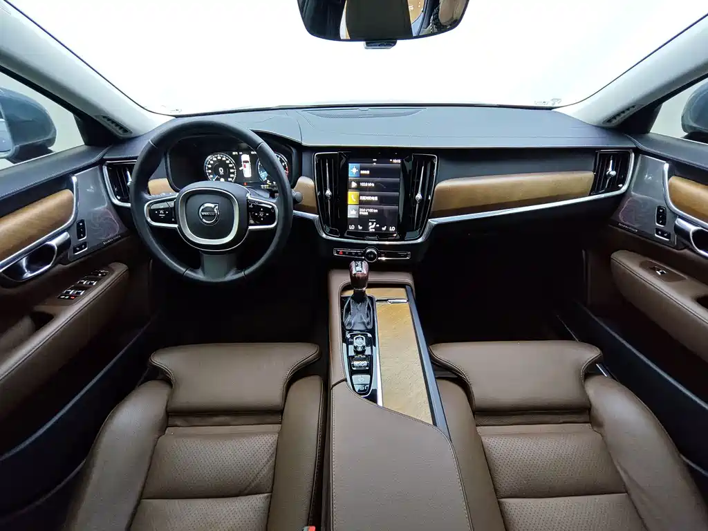Volvo S90 — миниатюра 10