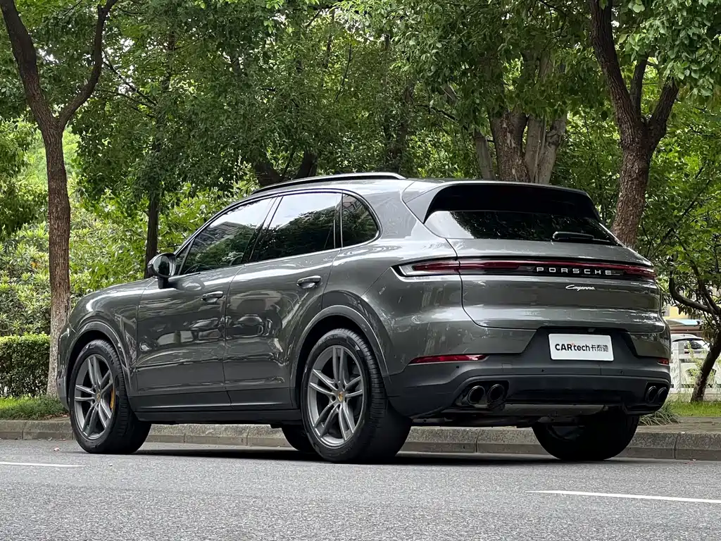 Porsche Cayenne — миниатюра 6