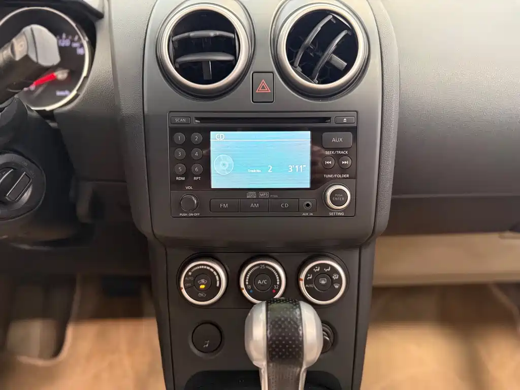Nissan Qashqai — миниатюра 11