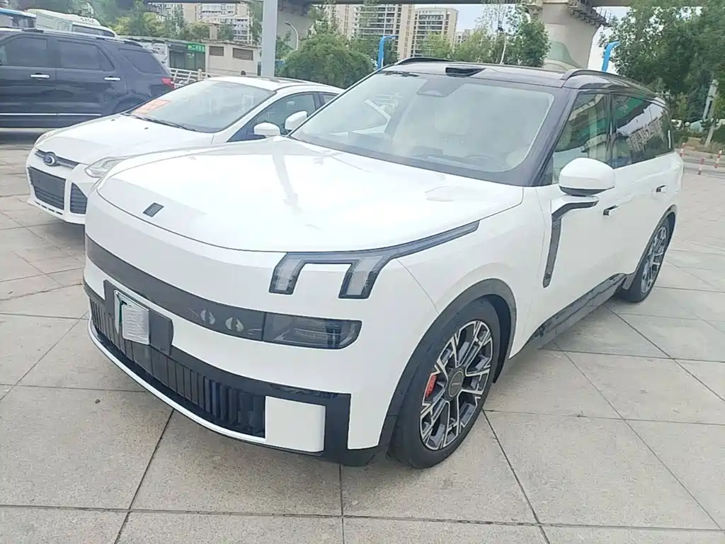 Lynk & Co 900 2025 1.5T Ultra 6 мест